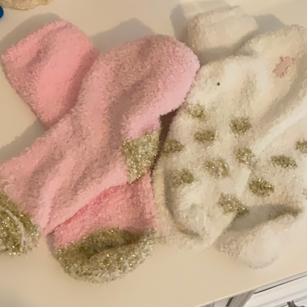 These are fuzzy socks and there is pink and white